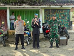 Dukung Progam Presiden Prabowo, Polri – TNI dan Pemkab Way Kanan Gelar Kurve Bersihkan Lingkungan di Pasar Km. 02
